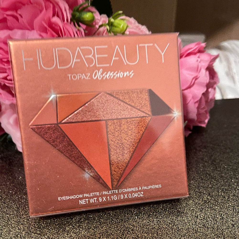 ✨ HUDA BEAUTY Topaz Obsessions Eyeshadow Palette - Picture 3 of 9